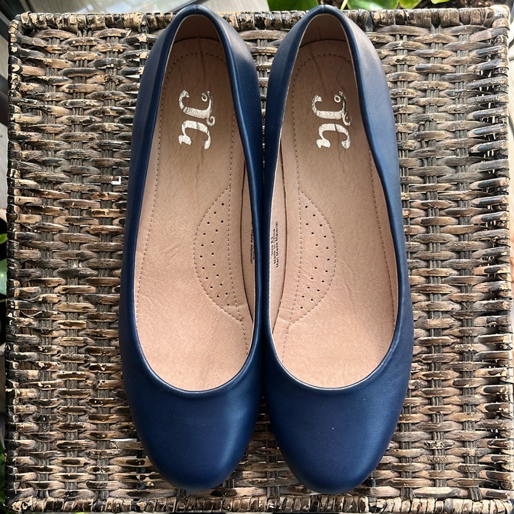 JOURNEE COLLECTION Women's Saar Comfort‎ Block Kitten Heel Pumps blue size 8.5